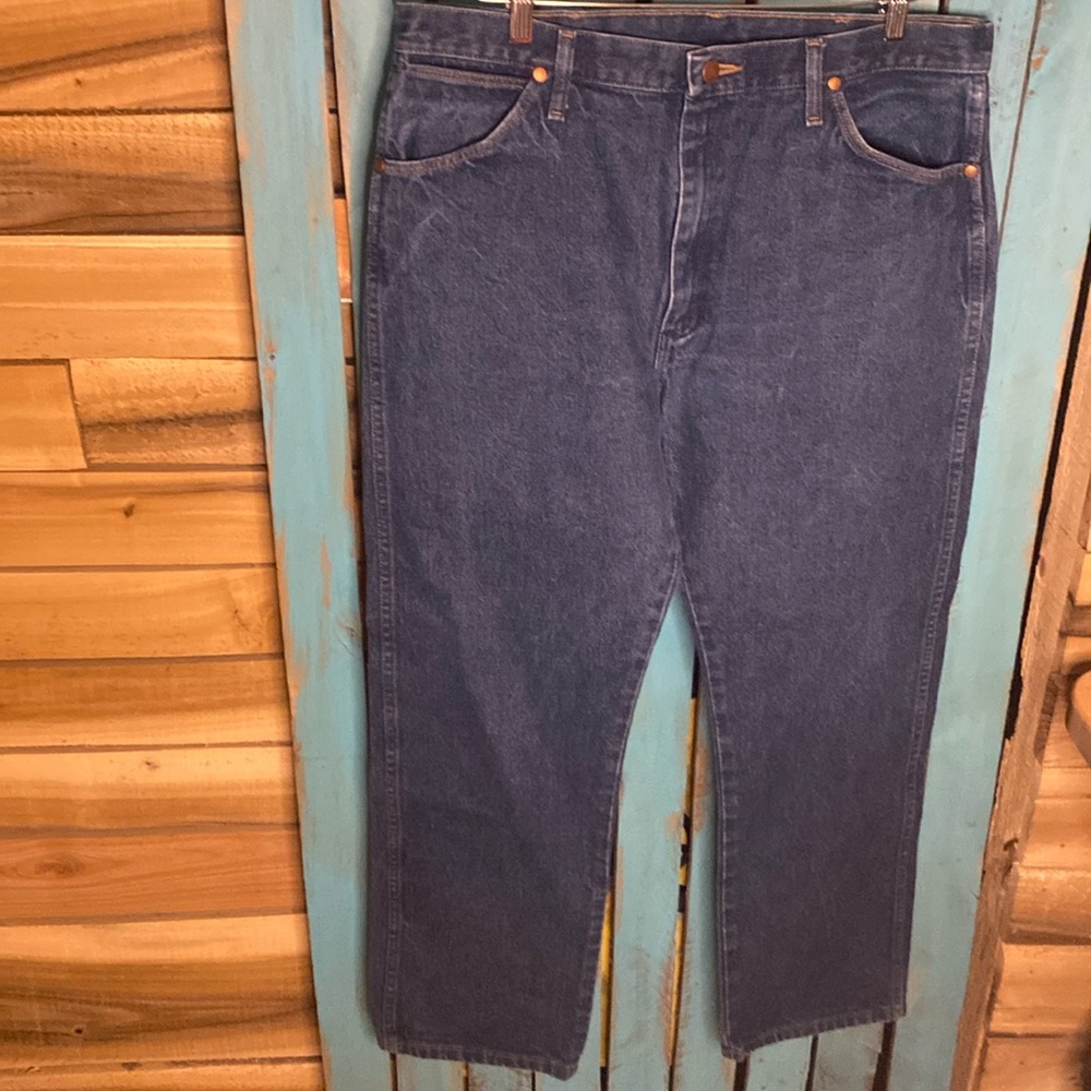 Wrangler 13MWZPW Original Cowboy Cut prewashed jean size 36x31 (tag 36x32)